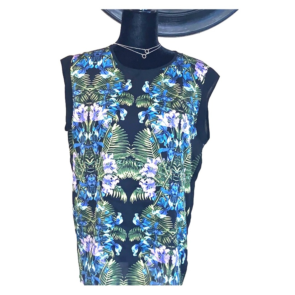 FOREVER 21 SIZE M CUTE TOP